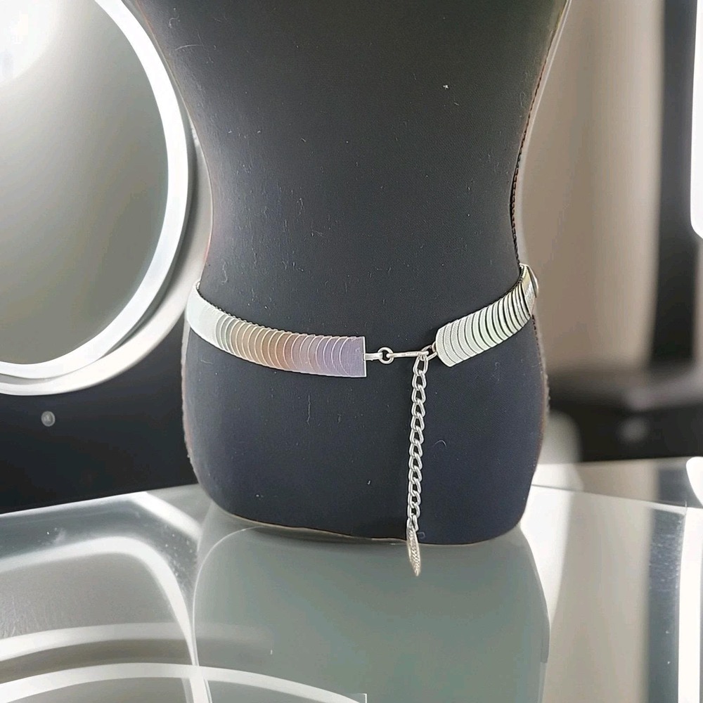 Vintage 1980's Silver Metal Belt‎ Adjustable 30-36" Hong Kong Stamped